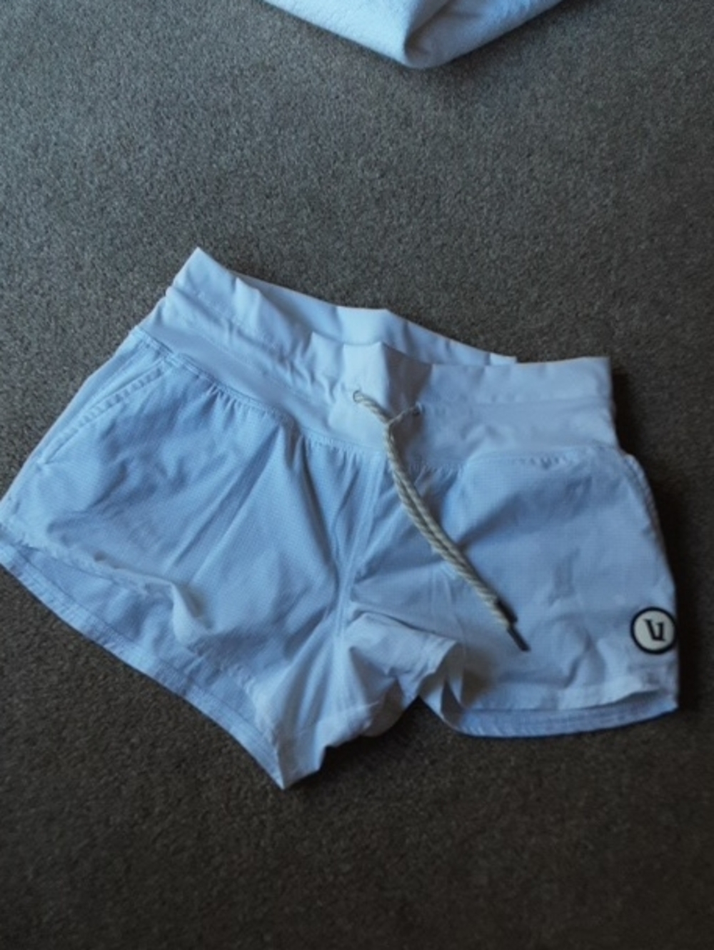 Vuori White Women’s Athletic Drawstring Shorts